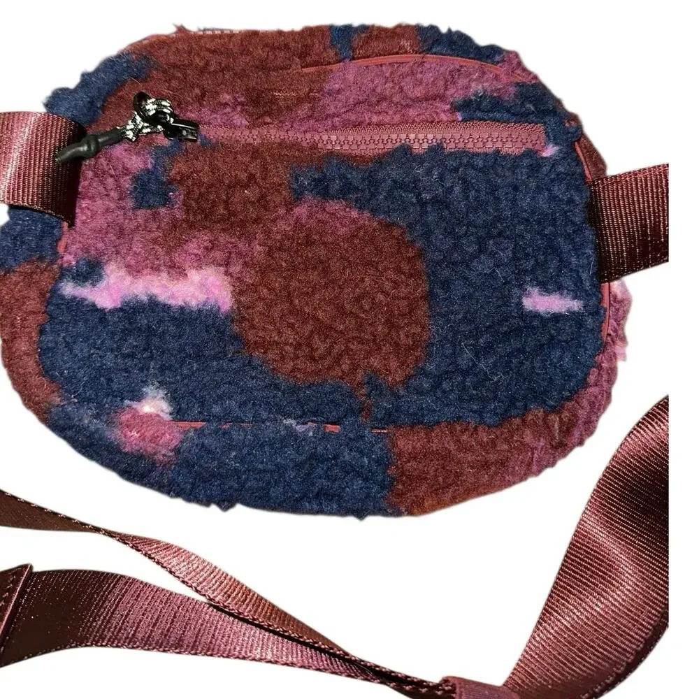Fabletics‎ Teddy Belt Bag Multicolor Camo Fleece Crossbody Pouch